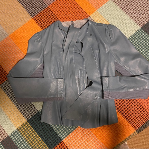 BCBGMaxAzria Fitted Leather Jacket - Gorgeous Color NWOT - Picture 3 of 12